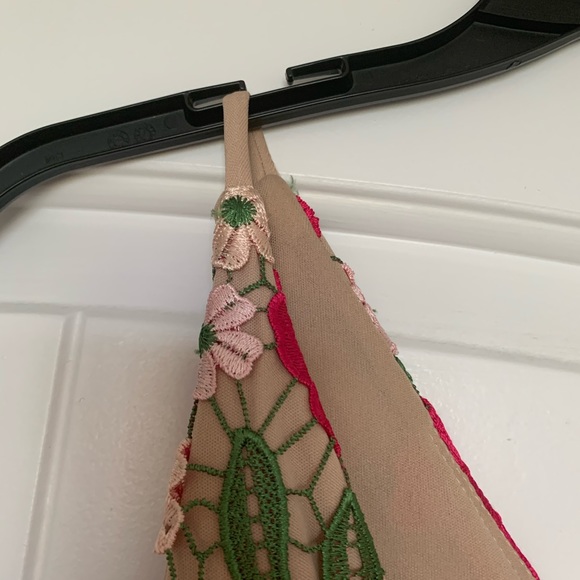 Avery G floral lace dress - Picture 5 of 7